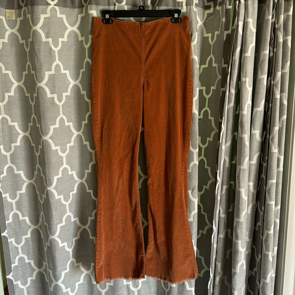 Knox Rose red/orangish form fitting straight leg pants